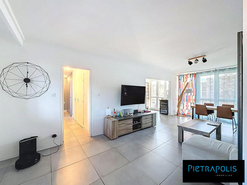 Appartement - 93 m² - 4 pièces