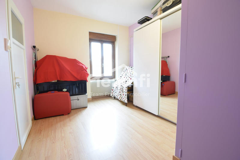 Maison - 247 m² - 9 pièces