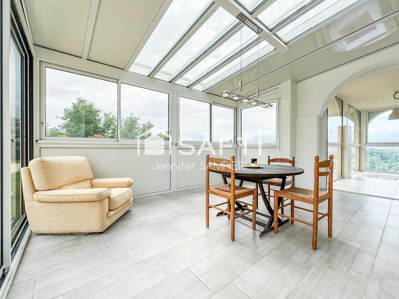 Villa - 208 m² - 8 pièces