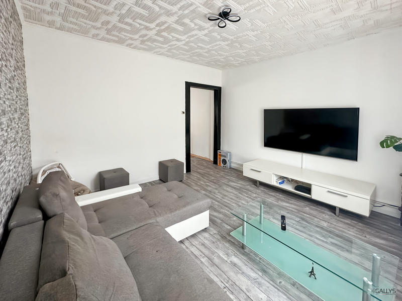 Maison - 90 m² - 5 pièces