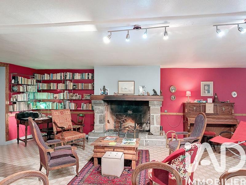 Maison - 335 m² - 13 pièces