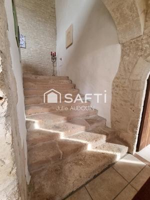 Maison - 520 m² - 9 pièces