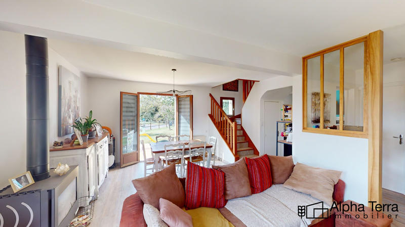 Maison - 95 m² - 5 pièces