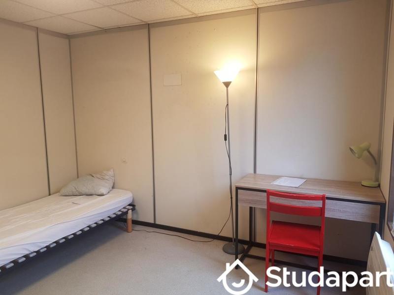 Chambre - 13 m² - 1 pièce