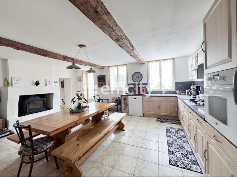 Maison - 260 m² - 10 pièces