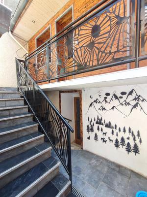 Maison - 240 m² - 13 pièces