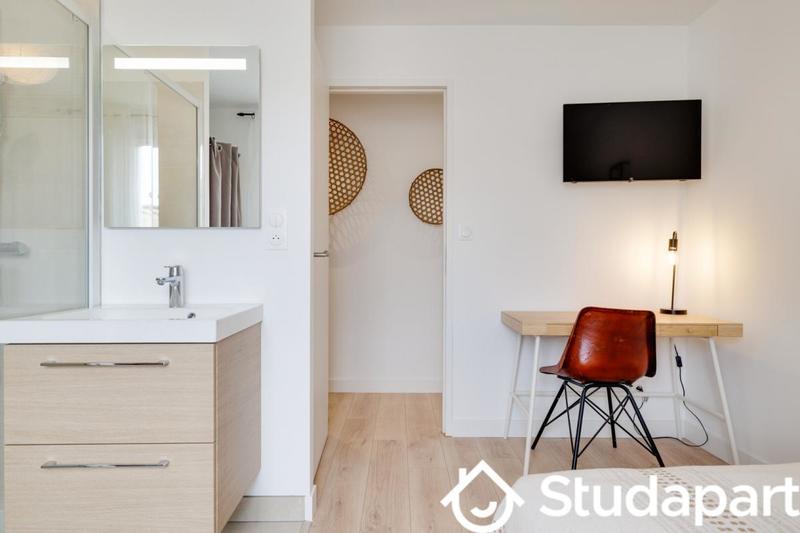 Chambre - 11 m² - 1 pièce