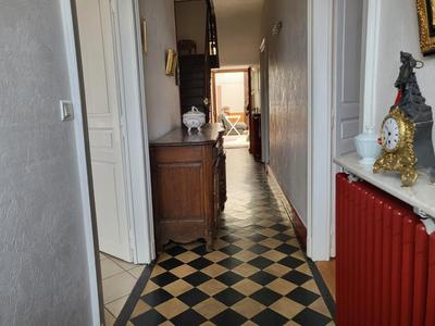 Maison - 198 m² - 9 pièces