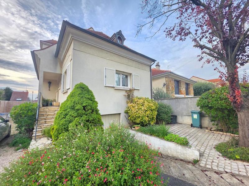 Maison - 138 m² - 4 pièces