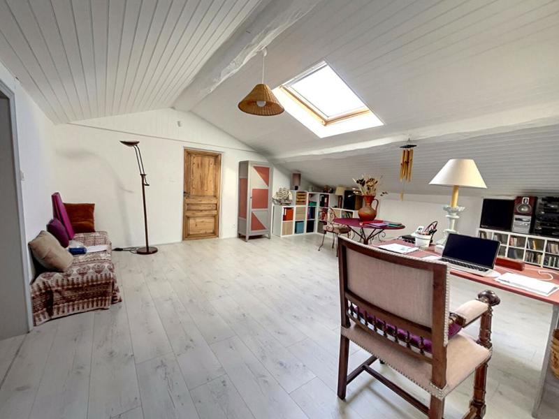 Maison - 167 m² - 6 pièces