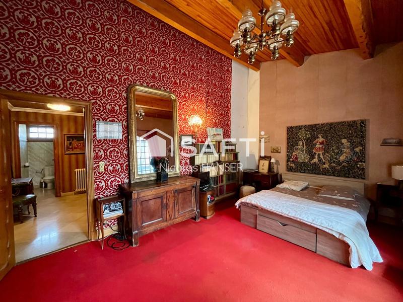 Maison - 281 m² - 8 pièces