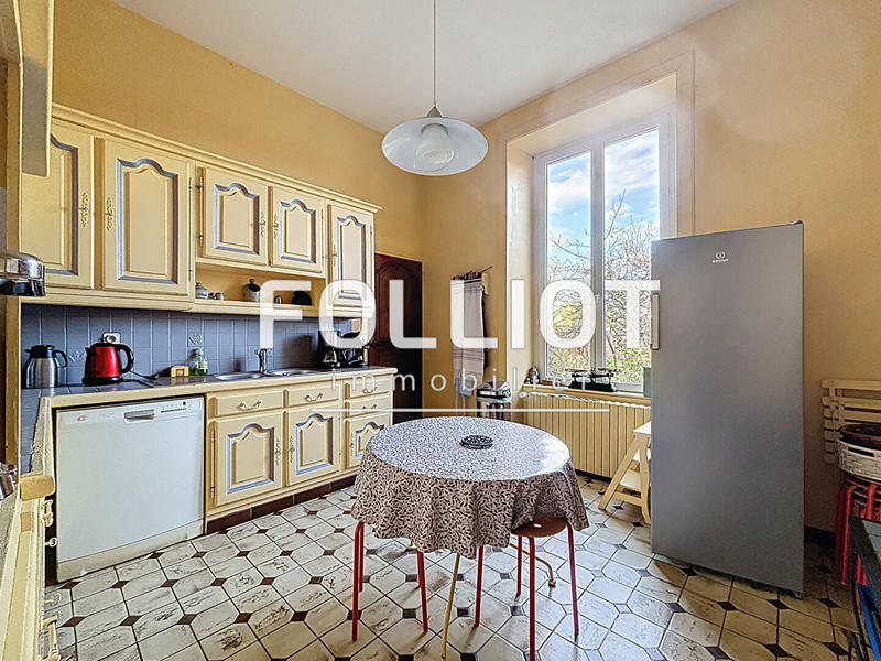 Maison - 190 m² - 8 pièces