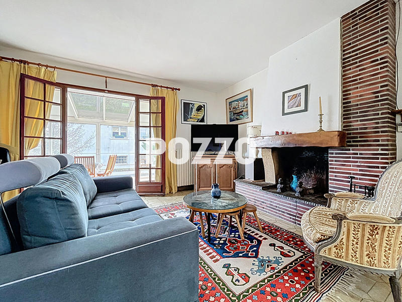 Maison - 159 m² - 7 pièces