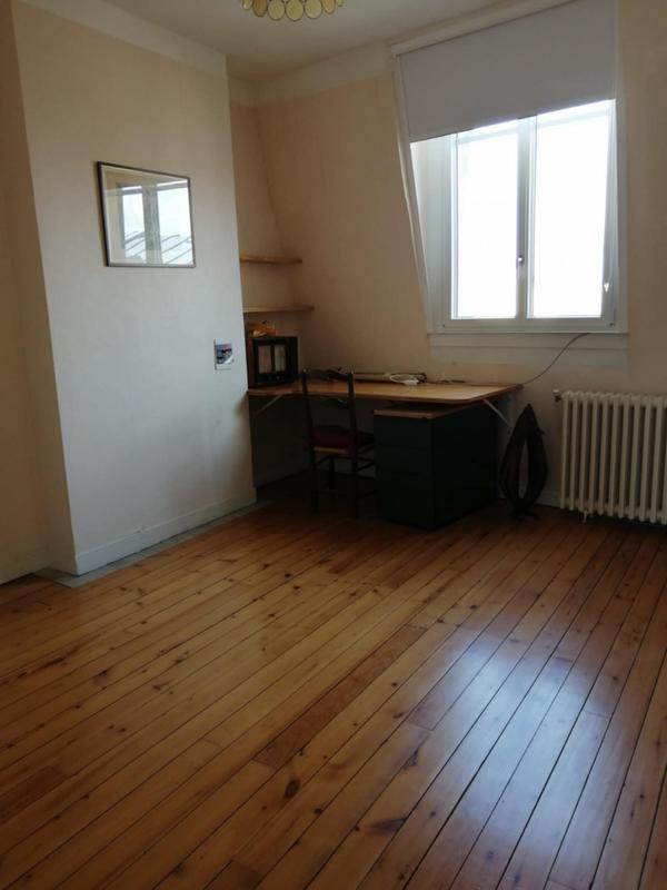 Maison - 220 m² - 8 pièces