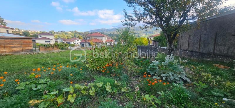 Maison - 235 m² - 5 pièces