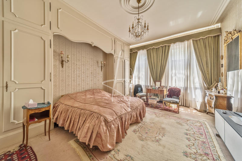 Appartement - 160 m² - 5 pièces