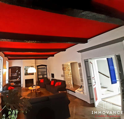 Maison - 182 m² - 8 pièces