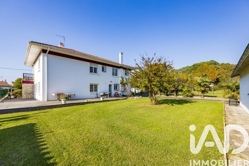 Maison - 200 m² - 7 pièces