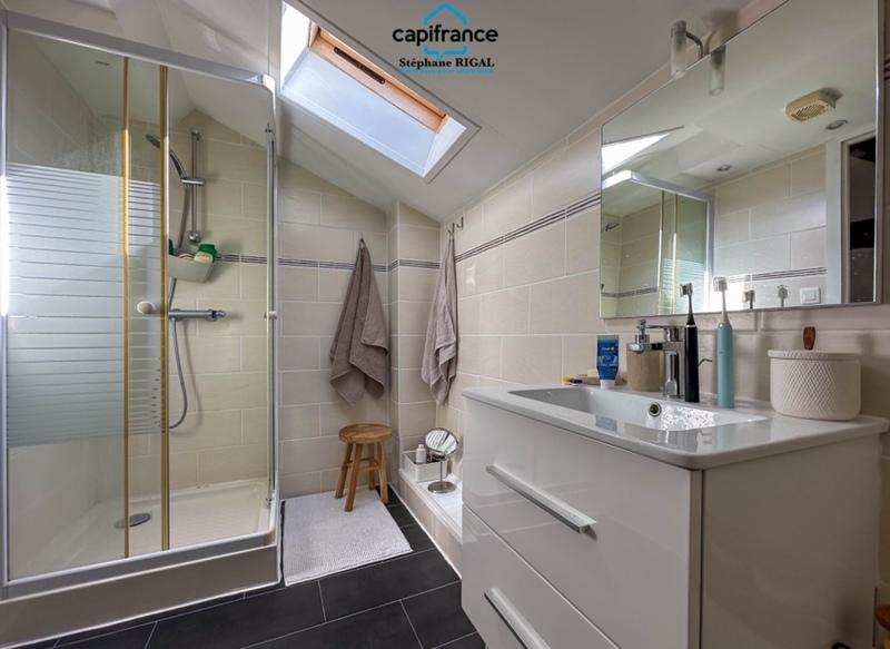 Propriété - 190 m² - 9 pièces