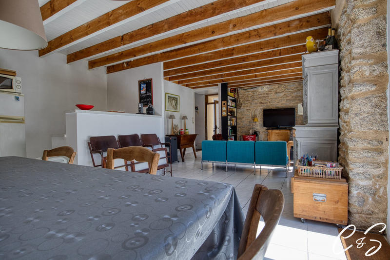Maison - 96 m² - 5 pièces