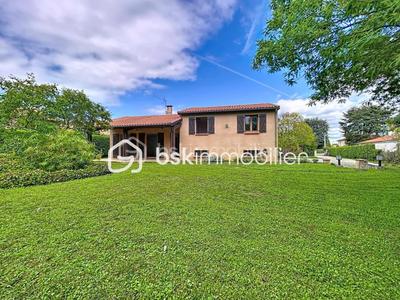 Maison - 93 m² - 4 pièces