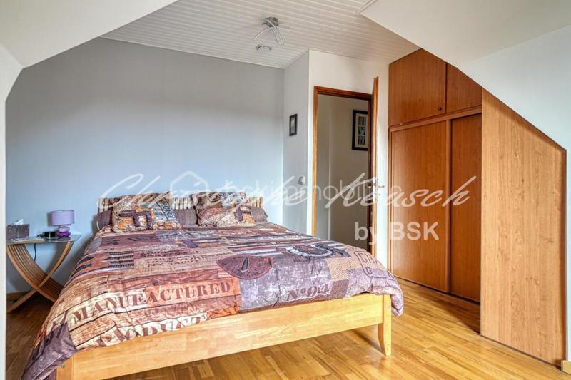 Maison - 180 m² - 7 pièces