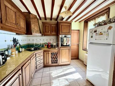 Maison - 256 m² - 9 pièces