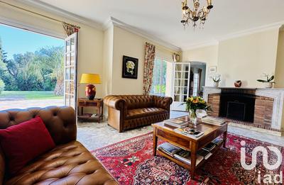 Maison - 350 m² - 8 pièces