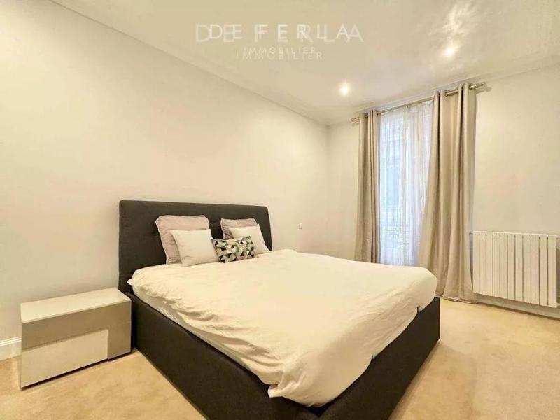 Appartement - 241 m² - 7 pièces