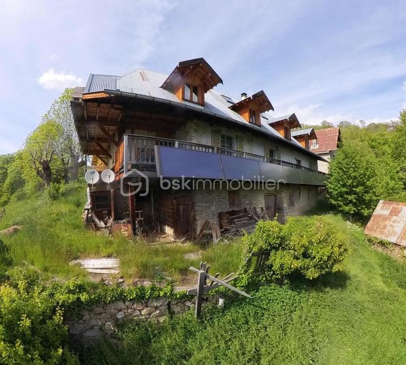 Corps de ferme - 180 m² - 6 pièces