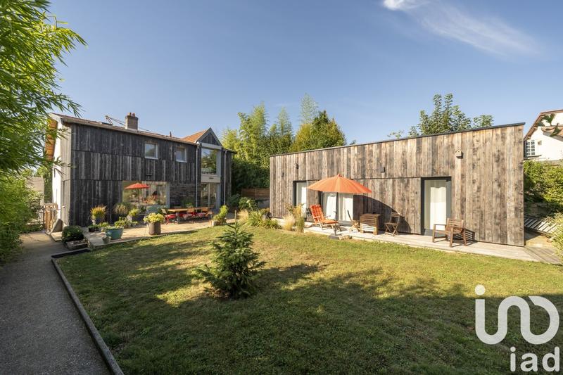 Maison - 240 m² - 8 pièces