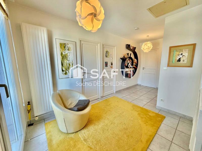 Maison - 210 m² - 6 pièces