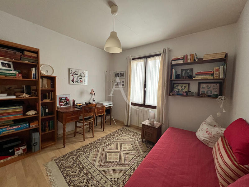 Maison - 181 m² - 9 pièces