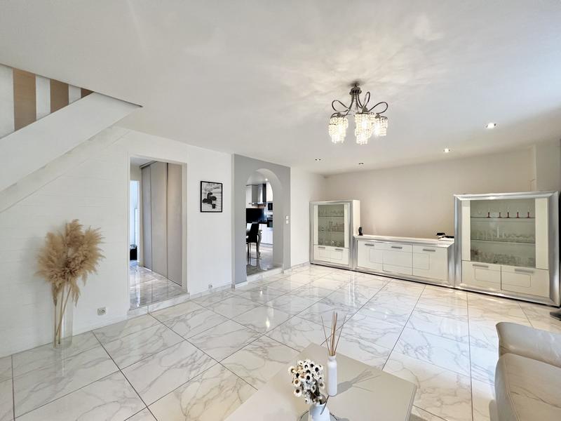 Maison - 142 m² - 5 pièces