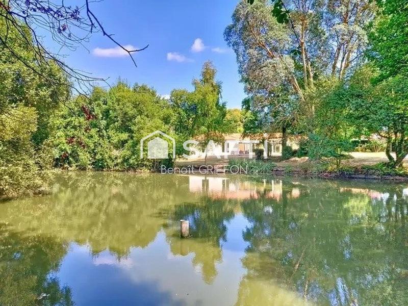 Maison - 204 m² - 7 pièces