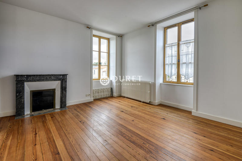 Maison - 258 m² - 14 pièces