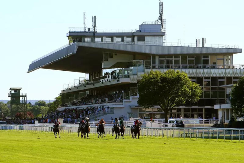 Maison - 275 m² - 15 pièces