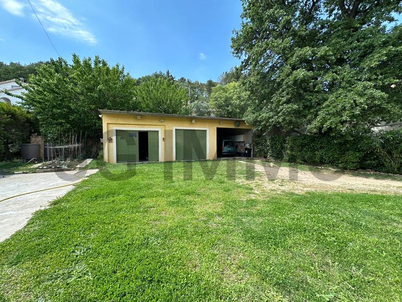 Maison - 220 m² - 9 pièces