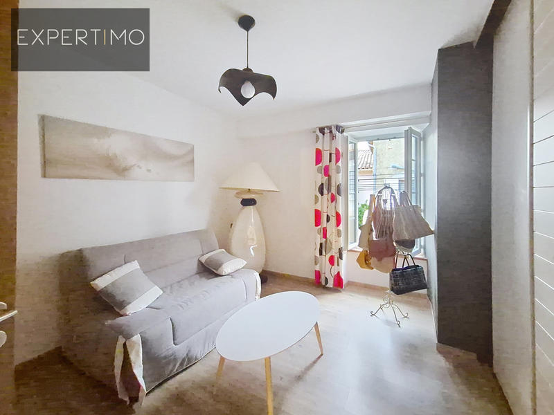 Maison de village - 278 m² - 10 pièces