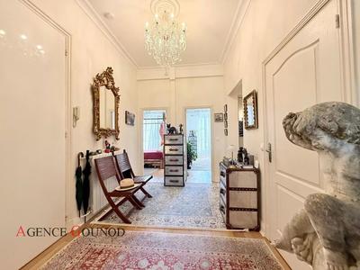 Appartement - 104 m² - 4 pièces