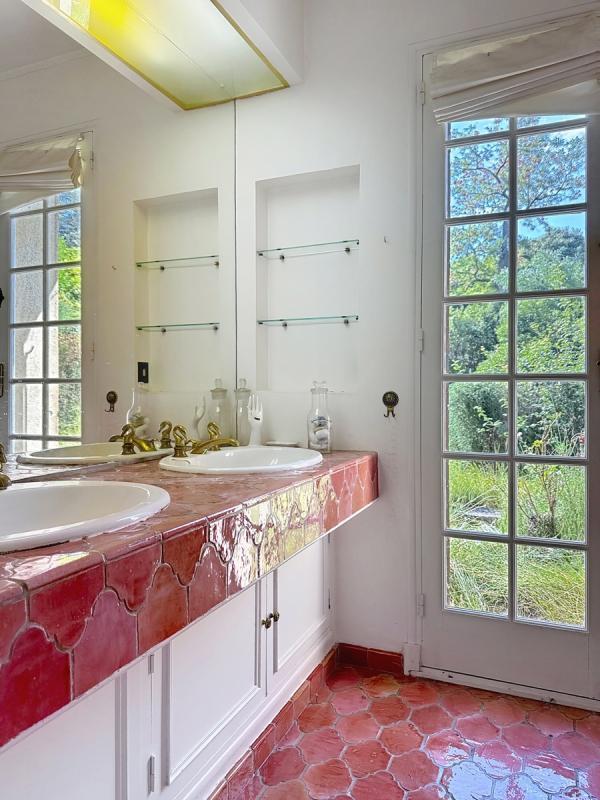 Villa - 308 m² - 10 pièces