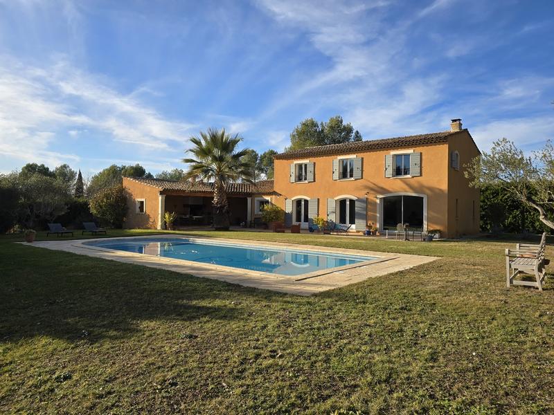 Maison - 224 m² - 5 pièces