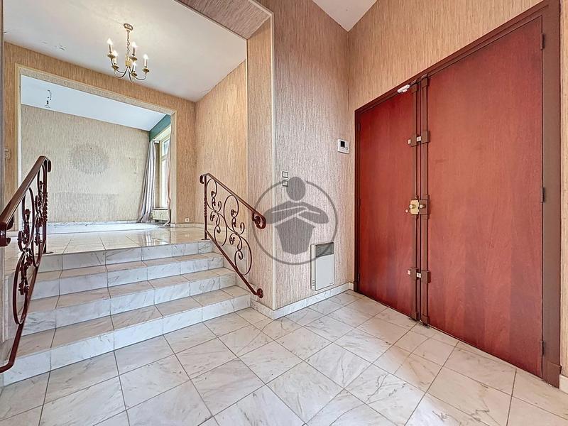 Maison - 435 m² - 22 pièces