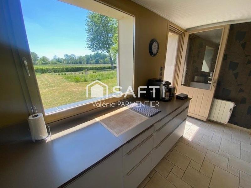 Maison - 241 m² - 9 pièces