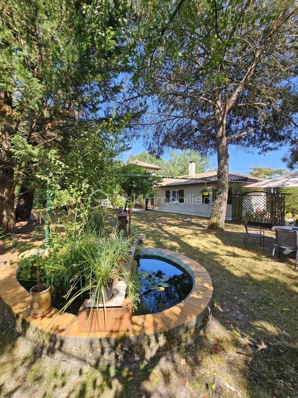 Propriété - 190 m² - 6 pièces