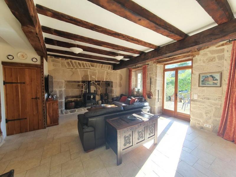 Propriété - 265 m² - 9 pièces