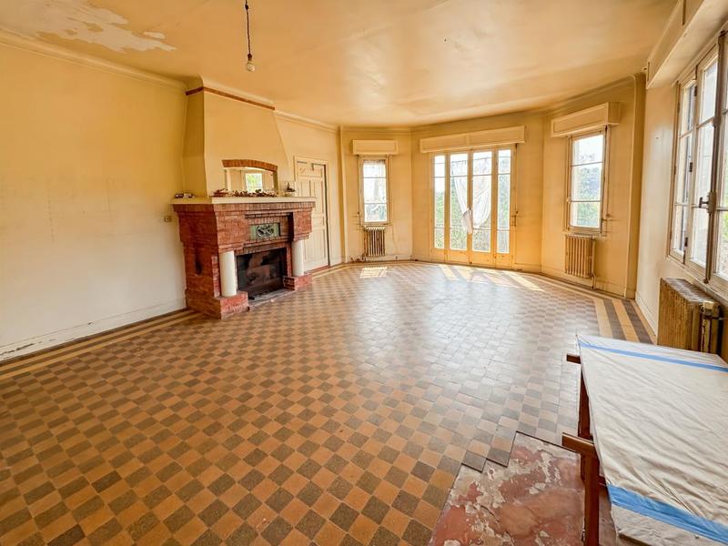 Maison - 250 m² - 7 pièces