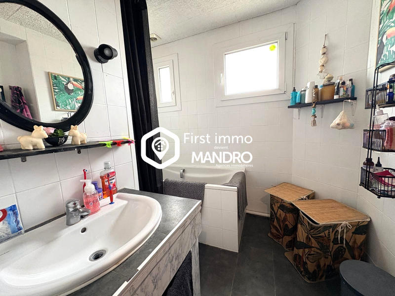 Maison - 166 m² - 8 pièces