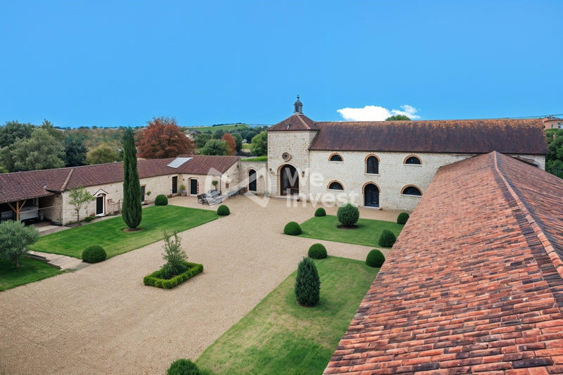 Maison - 530 m² - 20 pièces