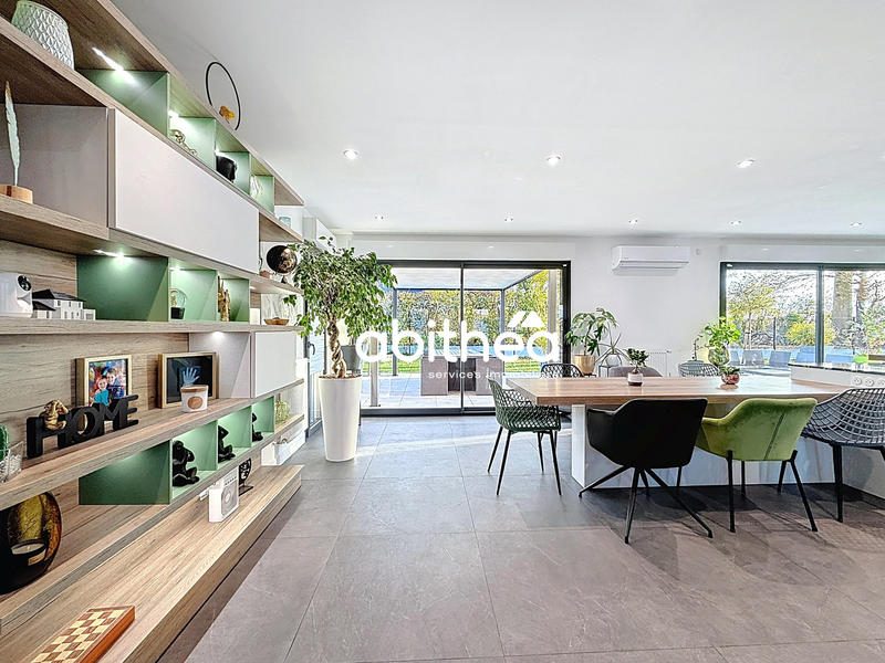 Maison - 176 m² - 8 pièces